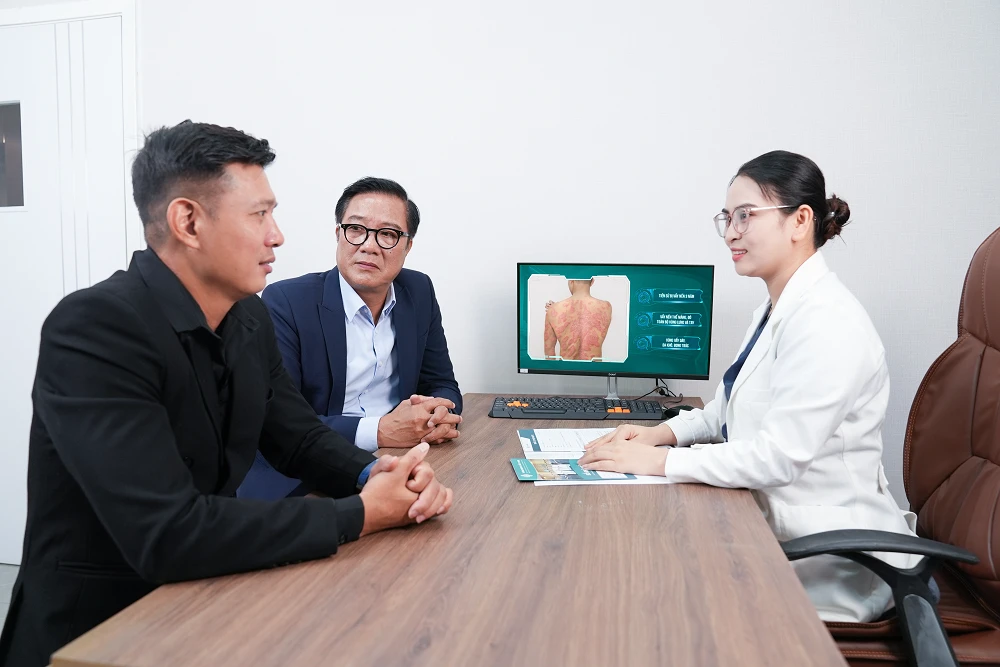 ĐẠO DIỄN TRỌNG TRINH: “TÔI BỊ THUYẾT PHỤC BỞI QUY TRÌNH KHÁM CHỮA BỆNH BẰNG CÔNG NGHỆ CAO”