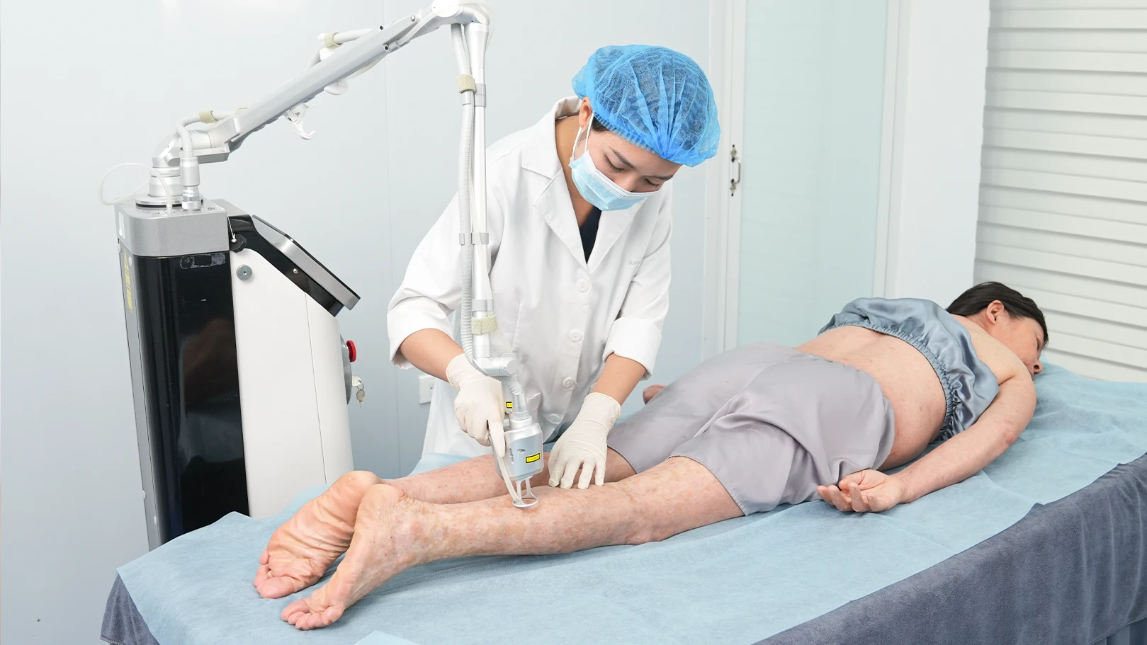 ĐẠO DIỄN TRỌNG TRINH: “TÔI BỊ THUYẾT PHỤC BỞI QUY TRÌNH KHÁM CHỮA BỆNH BẰNG CÔNG NGHỆ CAO”